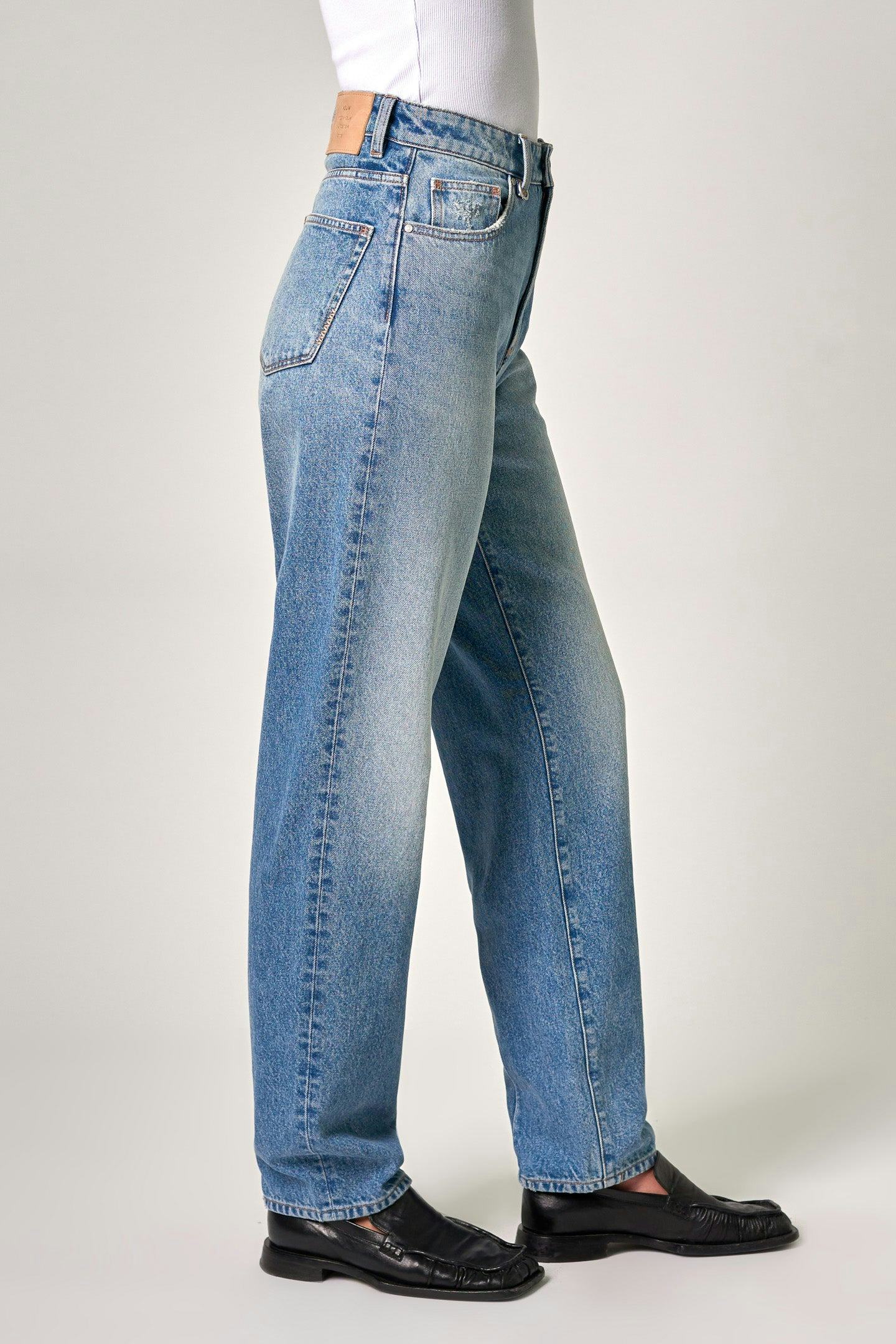 Low Rise Bootleg Jeans in Heavy Stitch Vintage Indigo
