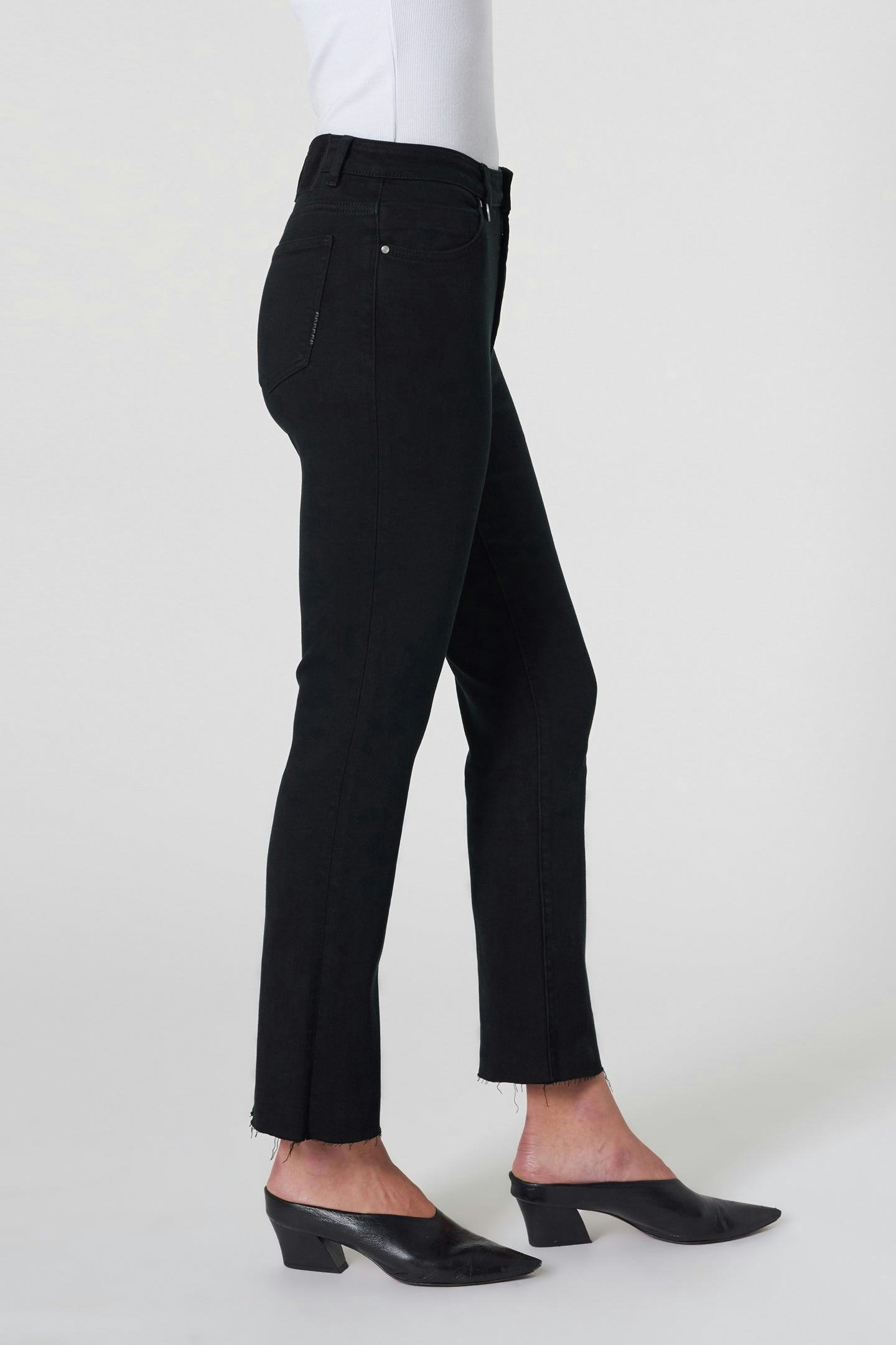 Twiggy Crop Premium Stretch - Noir Neuw dark black womens-jeans 